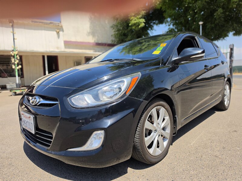2013 Hyundai Accent SE  