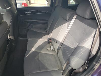 2020 Kia Sorento LX   - Photo 8 - Fresno, CA 93722