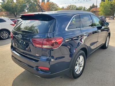 2020 Kia Sorento LX   - Photo 4 - Fresno, CA 93722