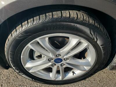 2018 Ford Fusion SE   - Photo 13 - Fresno, CA 93722