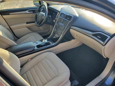 2018 Ford Fusion SE   - Photo 10 - Fresno, CA 93722