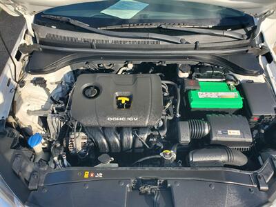 2017 Hyundai ELANTRA SE   - Photo 12 - Fresno, CA 93722