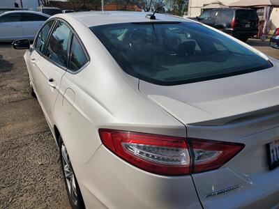 2016 Ford Fusion Hybrid SE   - Photo 14 - Fresno, CA 93722
