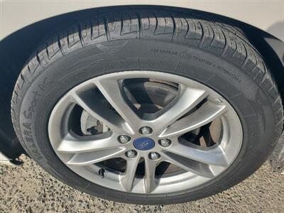 2016 Ford Fusion Hybrid SE   - Photo 13 - Fresno, CA 93722