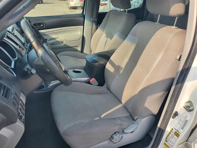 2015 Toyota Tacoma PreRunner V6   - Photo 7 - Fresno, CA 93722