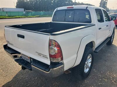 2015 Toyota Tacoma PreRunner V6   - Photo 4 - Fresno, CA 93722