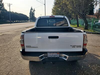2015 Toyota Tacoma PreRunner V6   - Photo 6 - Fresno, CA 93722