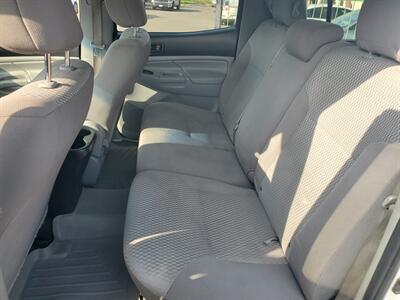 2015 Toyota Tacoma PreRunner V6   - Photo 8 - Fresno, CA 93722