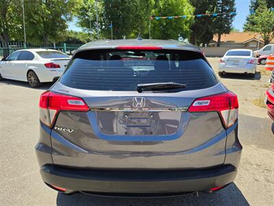 2021 Honda HR-V LX - Photo 6 - Fresno, CA 93722