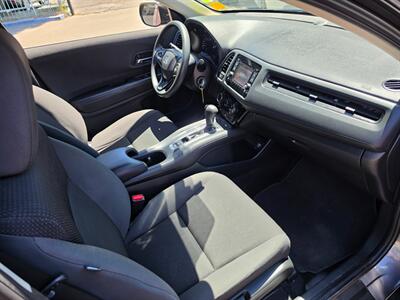 2021 Honda HR-V LX - Photo 10 - Fresno, CA 93722