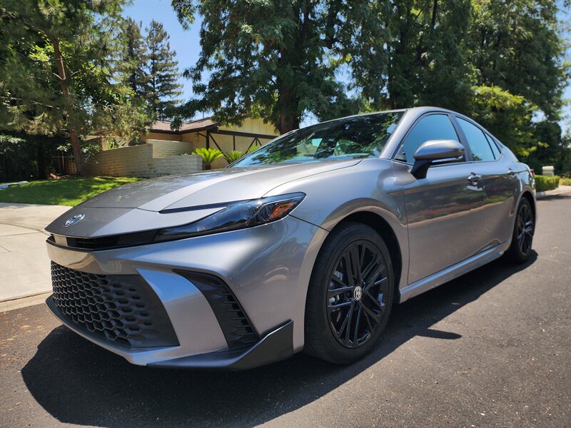 2025 Toyota Camry SE - Photo 1 - Fresno, CA 93722
