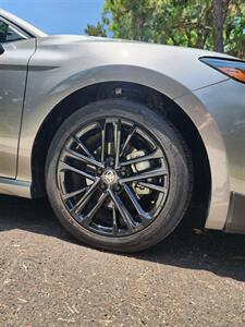 2025 Toyota Camry SE   - Photo 19 - Fresno, CA 93722