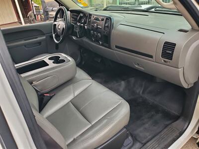 2013 Chevrolet Silverado 3500 Work Truck   - Photo 10 - Fresno, CA 93722