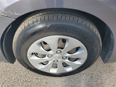 2016 Hyundai ACCENT SE - Photo 13 - Fresno, CA 93722