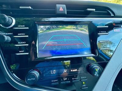 2020 Toyota Camry SE   - Photo 14 - Muscle Shoals, AL 35661