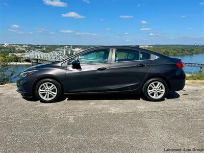 2017 Chevrolet Cruze LT Auto   - Photo 2 - Muscle Shoals, AL 35661