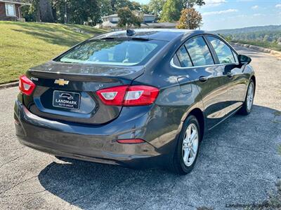 2017 Chevrolet Cruze LT Auto   - Photo 5 - Muscle Shoals, AL 35661