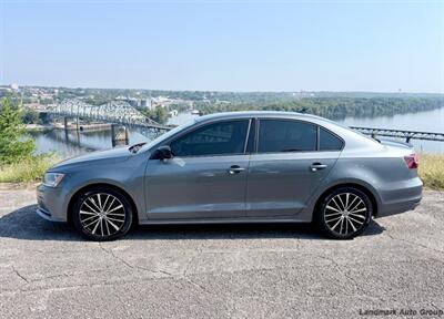 2016 Volkswagen Jetta 1.8T Sport - Photo 2 - Muscle Shoals, AL 35661