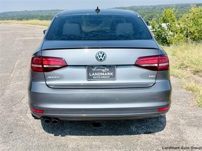 2016 Volkswagen Jetta 1.8T Sport - Photo 4 - Muscle Shoals, AL 35661