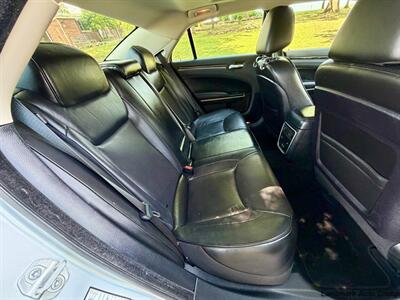 2020 Chrysler 300 Series Limited   - Photo 12 - Muscle Shoals, AL 35661