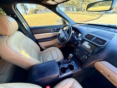 2017 Ford Explorer XLT   - Photo 9 - Muscle Shoals, AL 35661