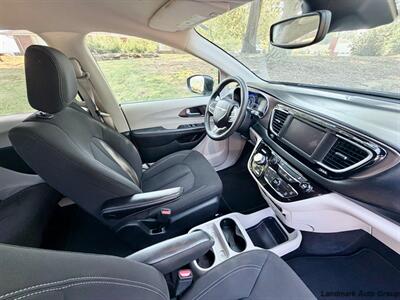 2023 Chrysler Voyager LX - Photo 9 - Muscle Shoals, AL 35661