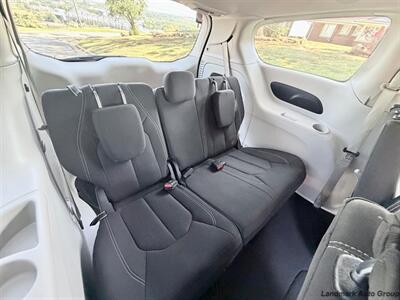 2023 Chrysler Voyager LX - Photo 11 - Muscle Shoals, AL 35661