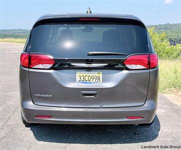 2023 Chrysler Voyager LX - Photo 4 - Muscle Shoals, AL 35661