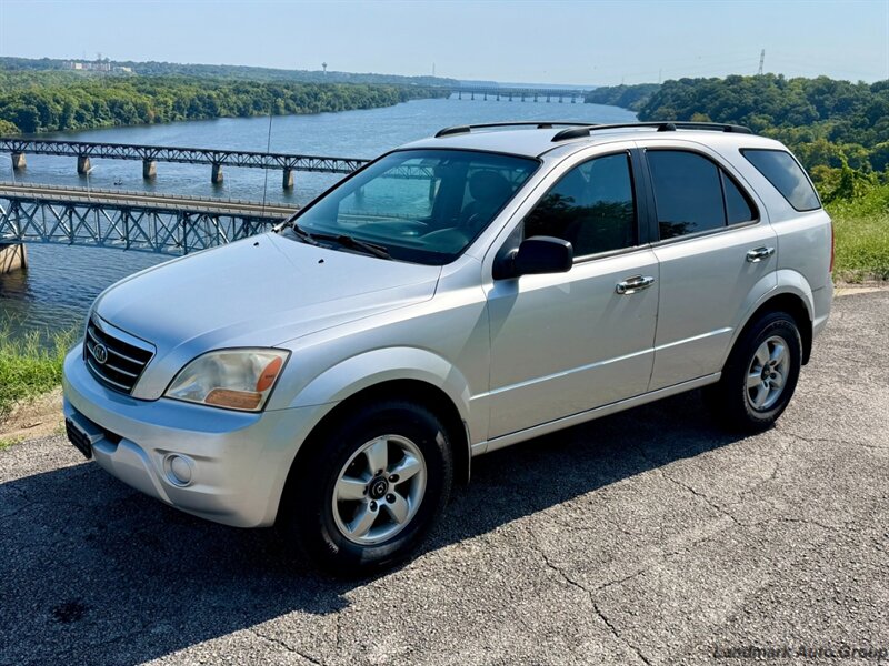 2008 Kia Sorento LX   - Photo 1 - Muscle Shoals, AL 35661