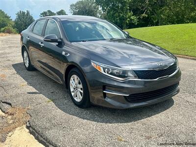 2018 Kia Optima LX   - Photo 4 - Muscle Shoals, AL 35661