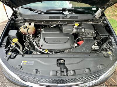 2020 Chrysler Pacifica Limited   - Photo 13 - Muscle Shoals, AL 35661