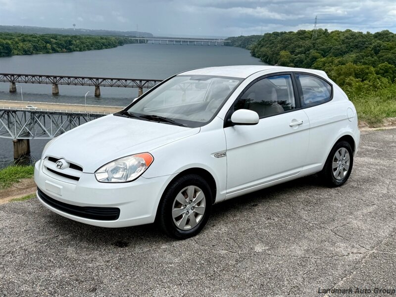 2010 Hyundai ACCENT Blue   - Photo 1 - Muscle Shoals, AL 35661