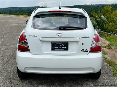 2010 Hyundai ACCENT Blue - Photo 4 - Muscle Shoals, AL 35661