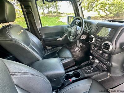 2015 Jeep Wrangler Unlimited Sahara   - Photo 10 - Muscle Shoals, AL 35661