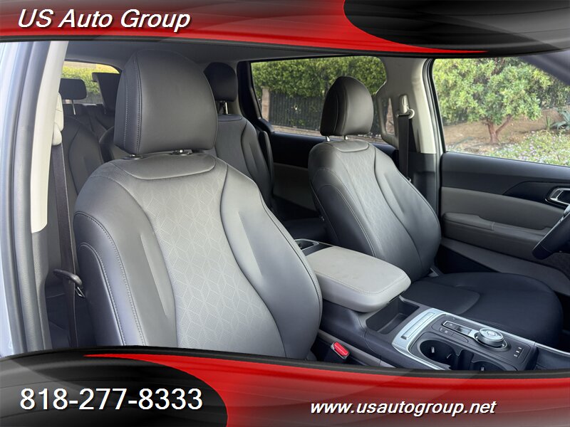 2027 Kia Carnival Hybrid LXS - Photo 18 - Sun Valley, CA 91352