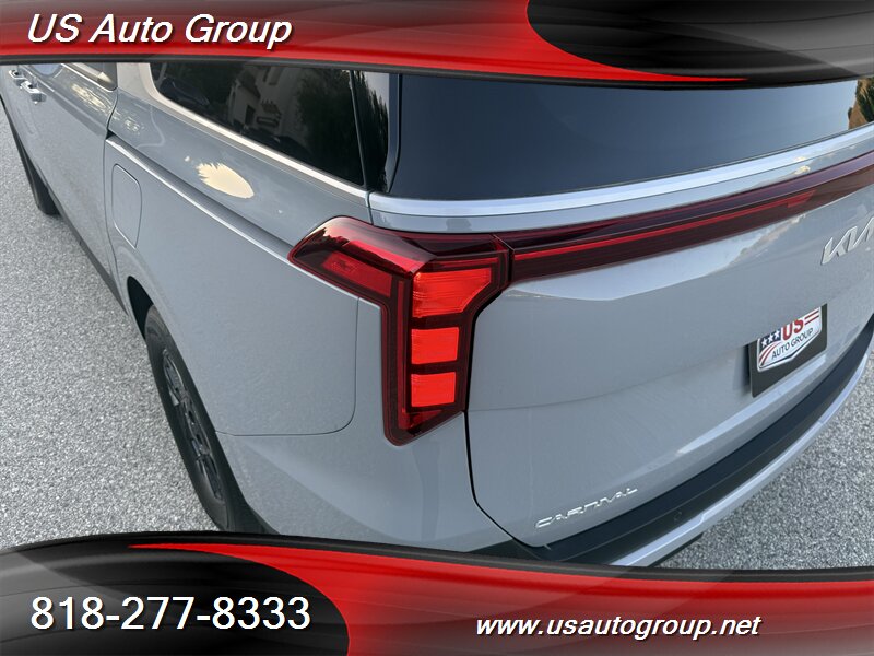 2027 Kia Carnival Hybrid LXS - Photo 10 - Sun Valley, CA 91352