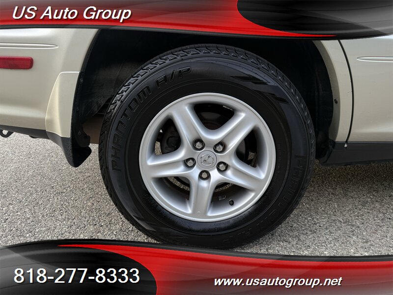 2000 Lexus RX 300 - Photo 32 - Sun Valley, CA 91352