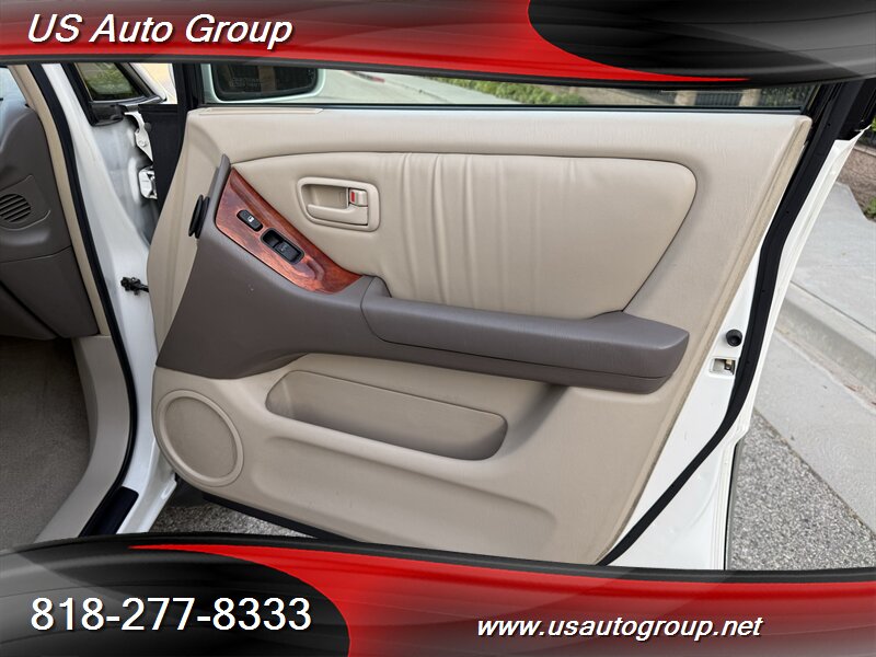 2000 Lexus RX 300 - Photo 18 - Sun Valley, CA 91352
