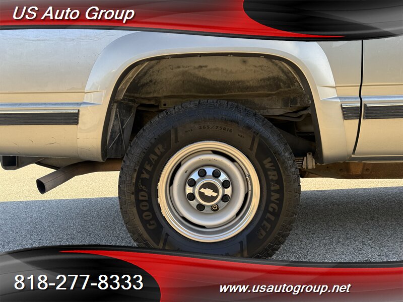 1999 Chevrolet Suburban K2500 LT - Photo 33 - Sun Valley, CA 91352