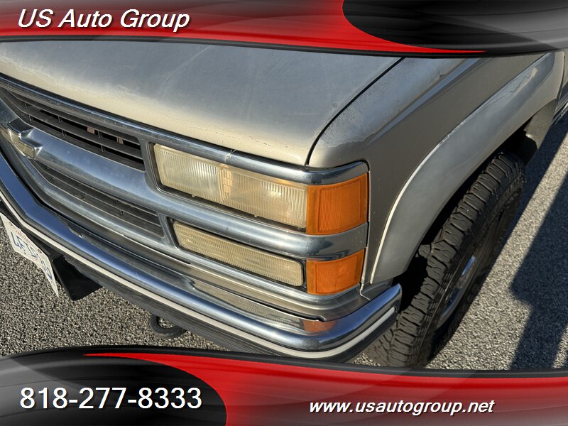 1999 Chevrolet Suburban K2500 LT - Photo 9 - Sun Valley, CA 91352