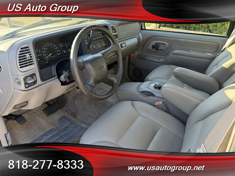 1999 Chevrolet Suburban K2500 LT - Photo 15 - Sun Valley, CA 91352