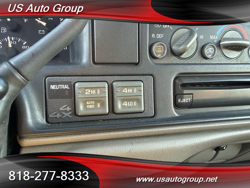 1999 Chevrolet Suburban K2500 LT - Photo 31 - Sun Valley, CA 91352