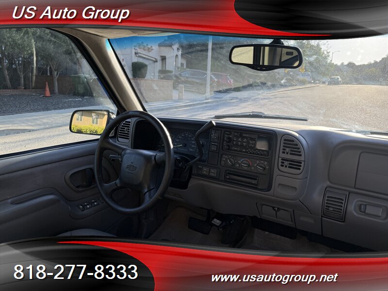 1999 Chevrolet Suburban K2500 LT - Photo 20 - Sun Valley, CA 91352