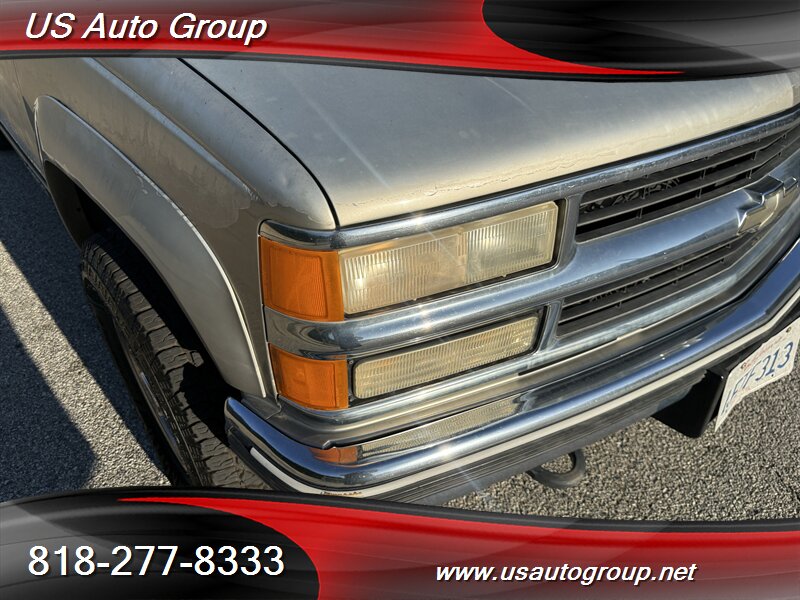 1999 Chevrolet Suburban K2500 LT - Photo 10 - Sun Valley, CA 91352
