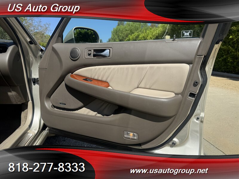 2004 Acura RL 3.5 w/Navi - Photo 18 - Sun Valley, CA 91352