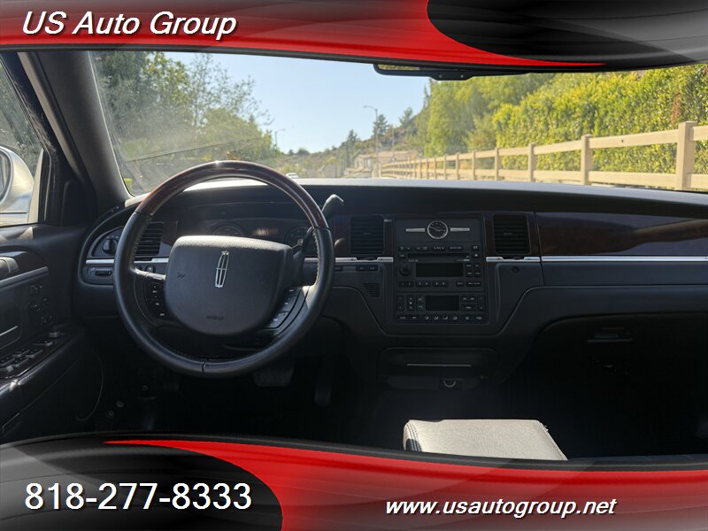 2008 Lincoln Town Car Signature Limited - Photo 21 - Sun Valley, CA 91352