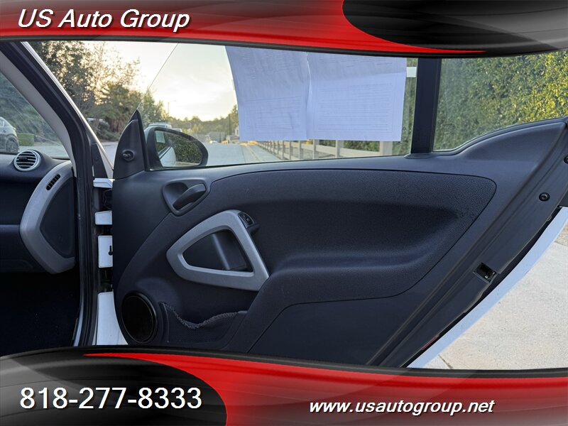 2015 Smart fortwo pure - Photo 19 - Sun Valley, CA 91352