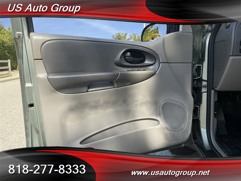 2003 Chevrolet Trailblazer LS - Photo 15 - Sun Valley, CA 91352