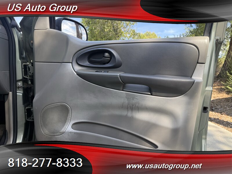 2003 Chevrolet Trailblazer LS - Photo 18 - Sun Valley, CA 91352