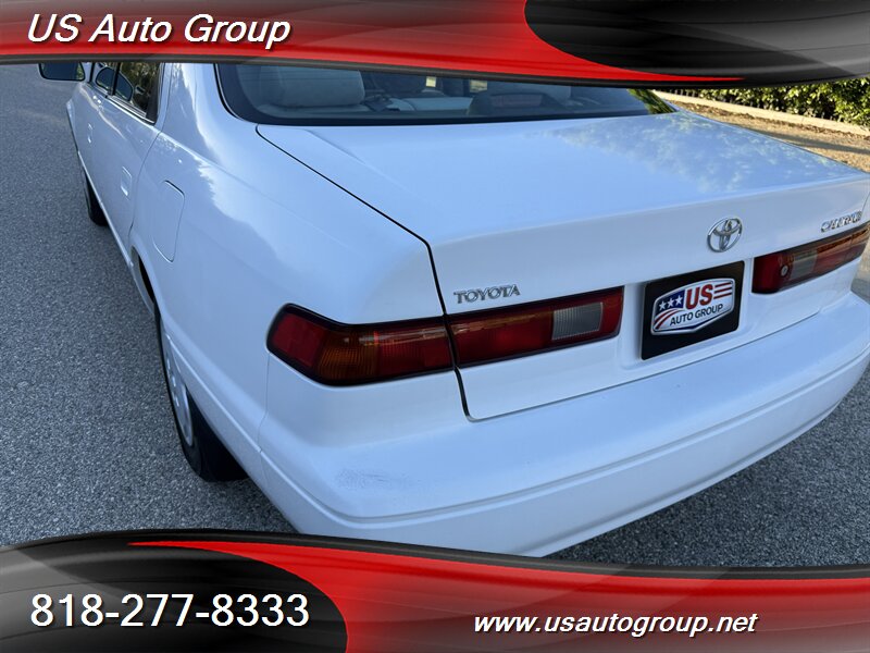 1998 Toyota Camry LE - Photo 12 - Sun Valley, CA 91352